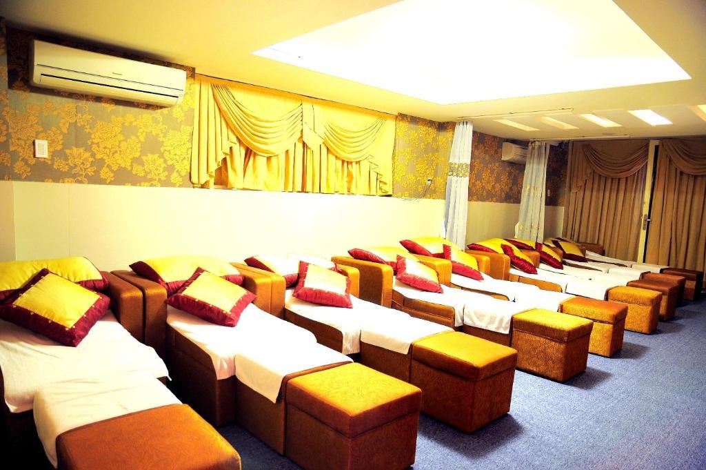 A25 Hotel - 14 Luong Huu Khanh Хошимін Екстер'єр фото